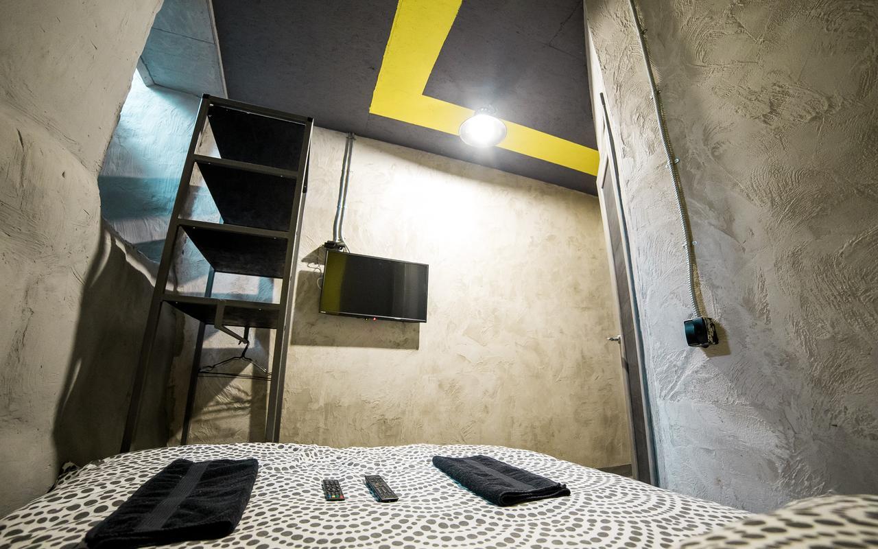 Lviv Loft Prison Hostel Exterior photo