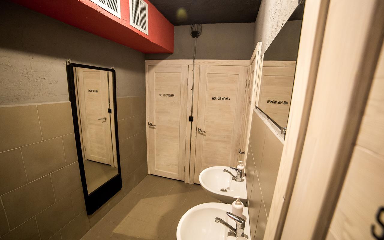 Lviv Loft Prison Hostel Exterior photo